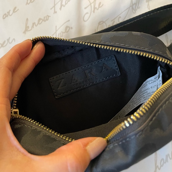 ZARA - hip bag / waist bag - black camo with gold hardware - barely worn! - Picture 3 of 4